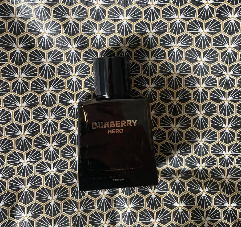 Test parfum : Burberry Hero, le boisé qui ne crie pas trop fort